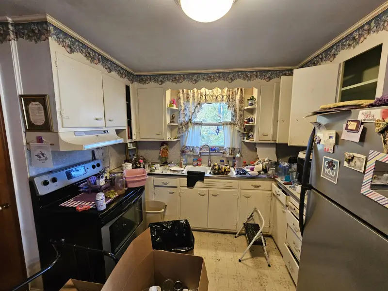 Whitley Hamilton Home Buyers Kitchen Before